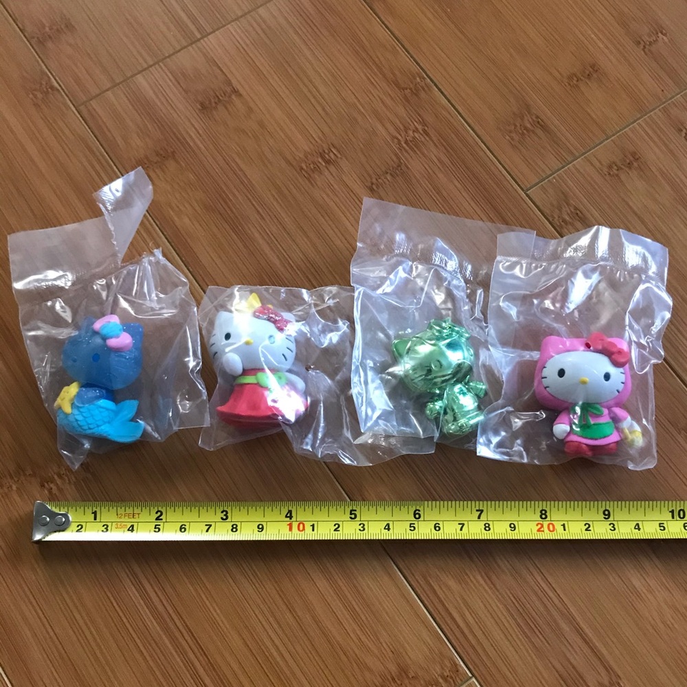 Full set Hello Kitty Mini Collectible Figures - Picture 8 of 8